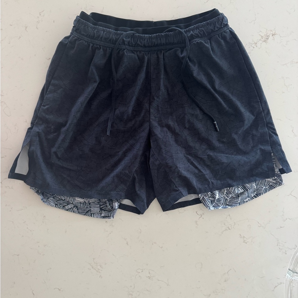 Chubbies Black Athletic Shorts with Elastic Waistband and Side Slits